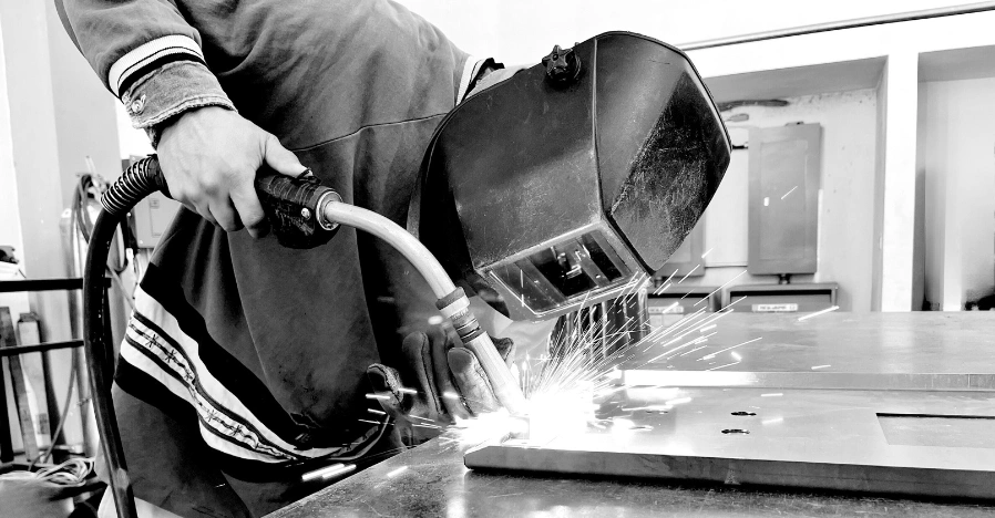 Manufactura metalmecánica de precisión en AMCAA Maquinaria y Suministros, líder certificado ISO 9001:2015 en el Parque Industrial PLATAH, Hidalgo, México